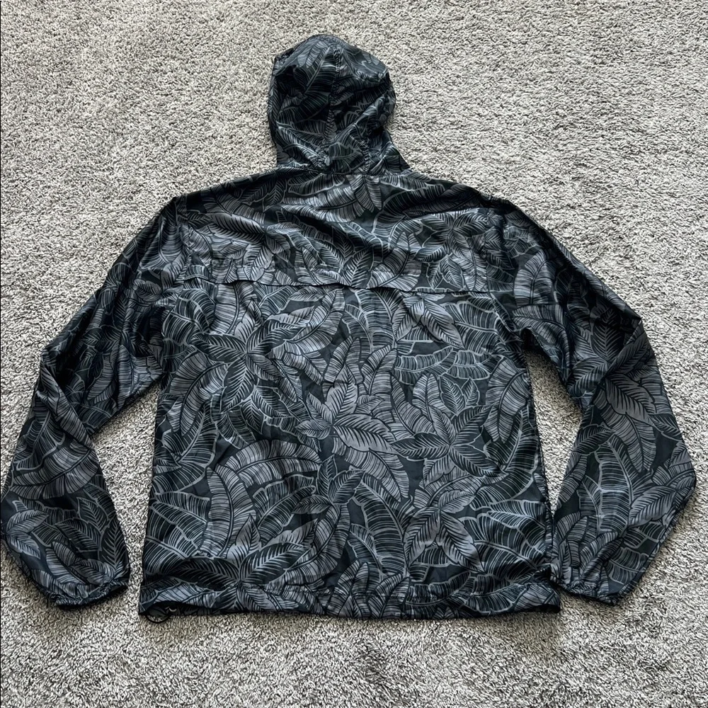 Resolution Women’s Gray Leaf Pattern Hooded Waterproof Windbreaker Jacket Size M